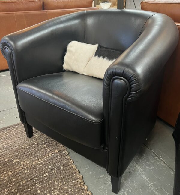 Classico Tub Chair | Black Leather