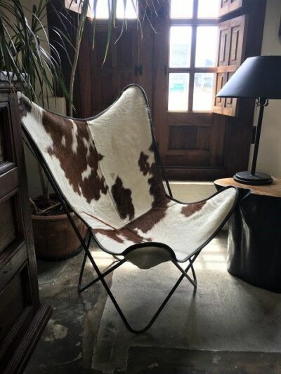 Butterfly Chair Tan and White Cowhide 0.96bh x 0.3